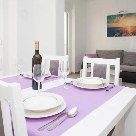 Apartments Four Stars Appartamento *