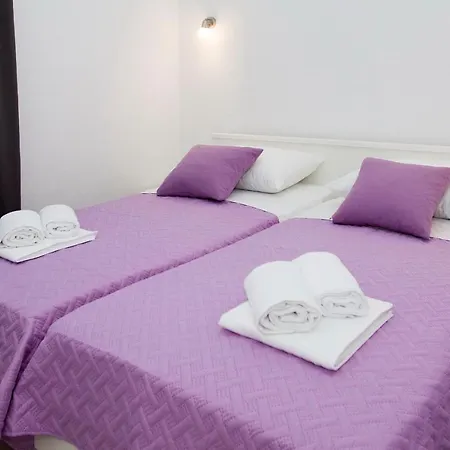 Apartments Four Stars 公寓 *