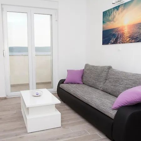 Apartments Four Stars 斯维蒂佩塔