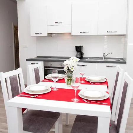 Appartamento Apartments Four Stars
